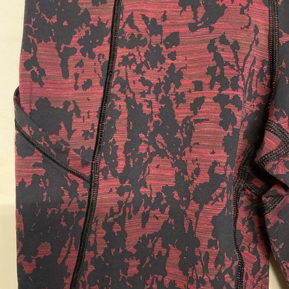 Lululemon Rebel Runner Mid-Rise Crop leggings, size 4 color Black/Burgundy - Picture 7 of 13